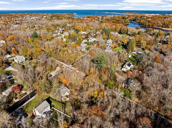 Cohasset, MA 02025,40 Beechwood St