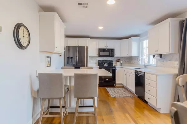 Plymouth, MA 02360,32 Hedge Rd #C