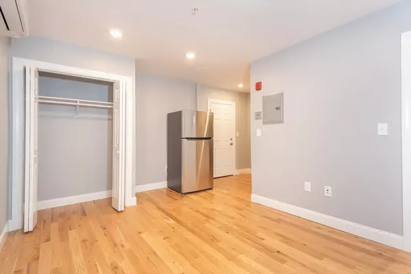 Quincy, MA 02170,293 Fayette St #12