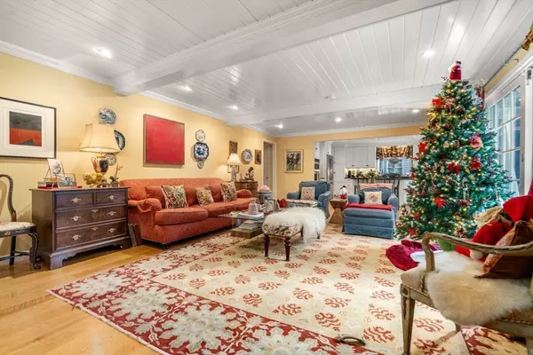 Norfolk, MA 02056,29 Stop River Rd