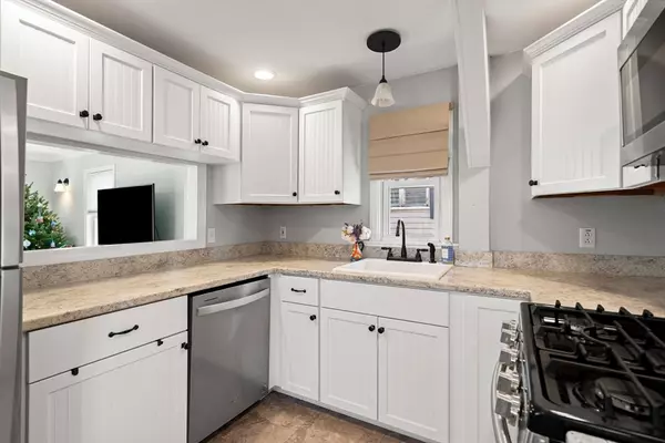 Salem, MA 01970,29R Upham