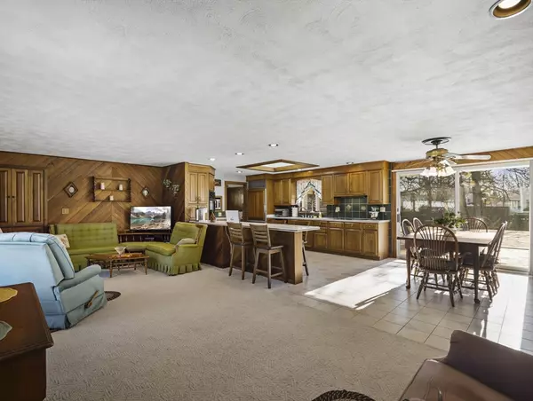 Danvers, MA 01923,11 Reservoir Dr.