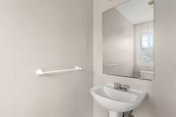 Attleboro, MA 02703,33 Fuller Ave #33