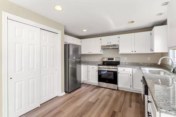 Attleboro, MA 02703,33 Fuller Ave #33