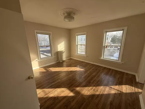 Haverhill, MA 01835,11 New Hampshire Ave #2