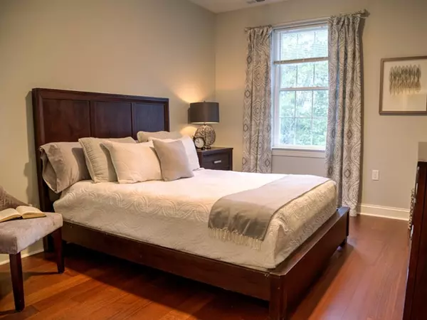 West Boylston, MA 01583,92 North Main St #B318