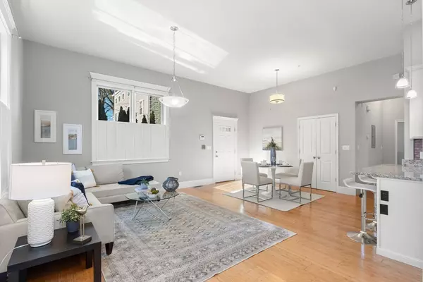 Salem, MA 01970,17 North #2