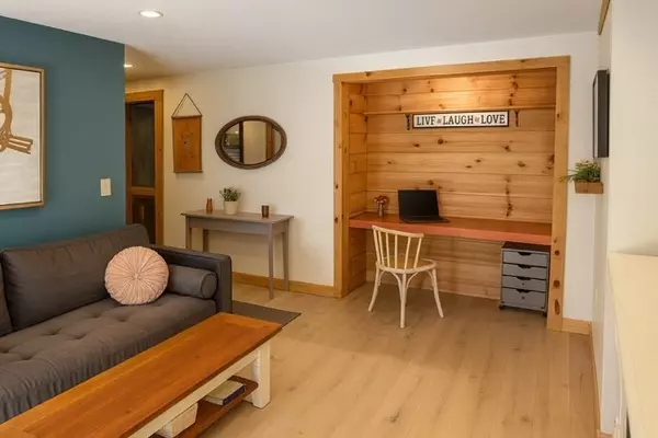 Easton, MA 02375,15 Foundry St #C32