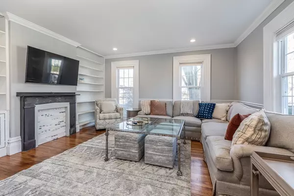 1076 Adams St, Boston, MA 02124