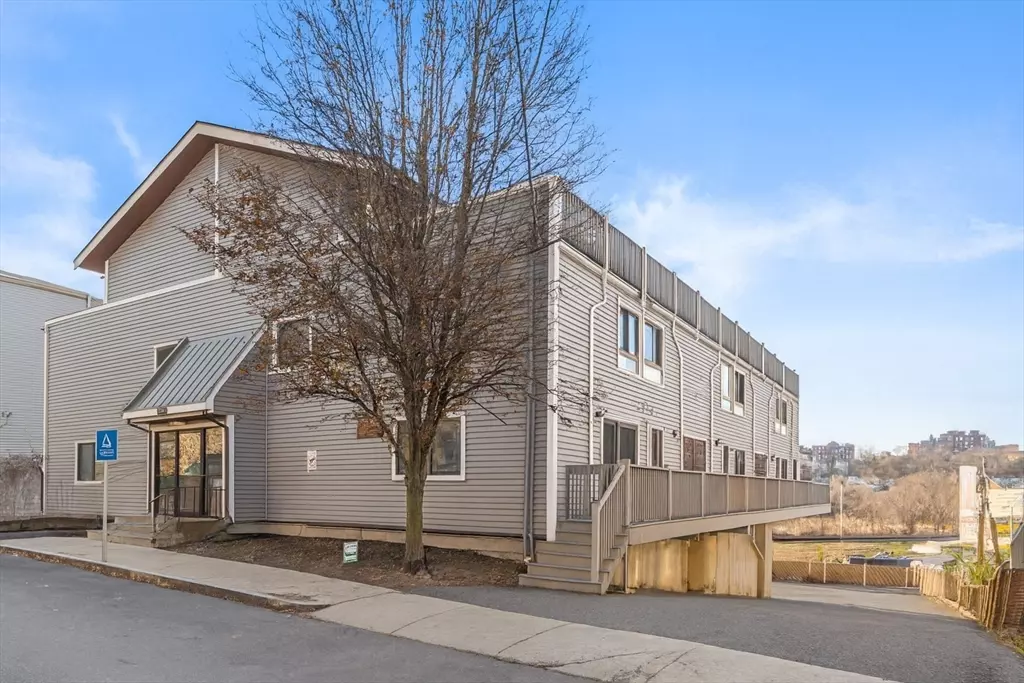 Revere, MA 02151,286 Fenno St #4