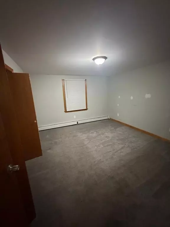 Peabody, MA 01960,61 Tracey St #2