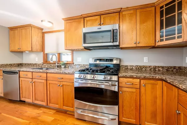 Dennis, MA 02660,52 Uncle Bobs Way