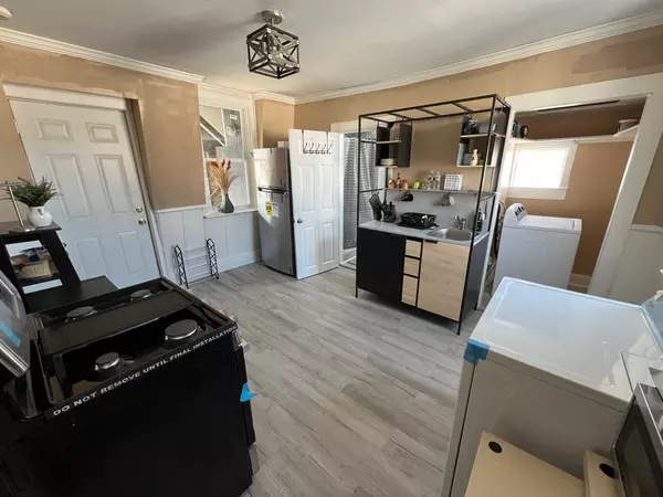 Worcester, MA 01610,20 Florence Street #2