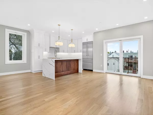 551 E 7th St #3, Boston, MA 02127