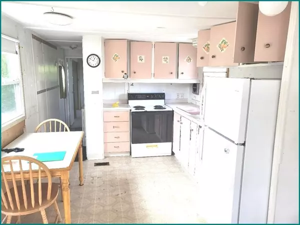 Halifax, MA 02338,52 Sycamore Drive