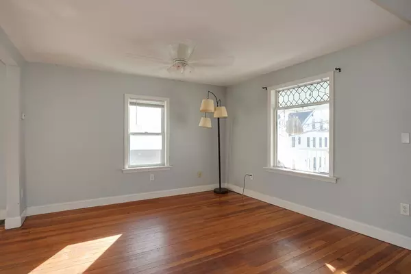 Amesbury, MA 01913,37 Powow