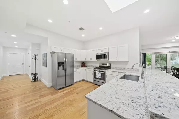 Pembroke, MA 02359,599 Washington St #14