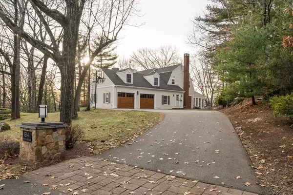 Wellesley, MA 02481,84 Royalston Rd