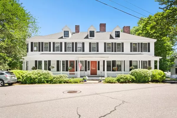 11 Fairbanks St #4, Harvard, MA 01451