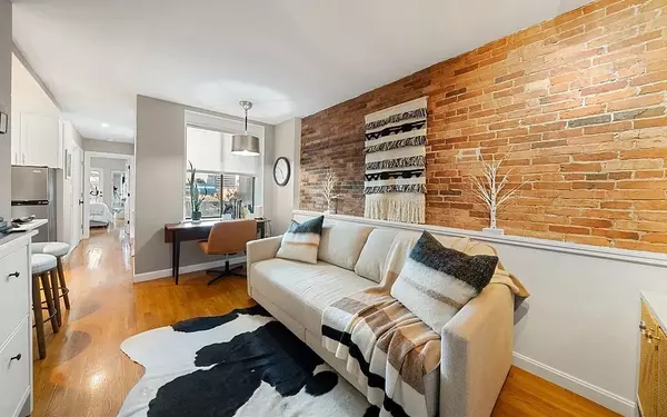 Boston, MA 02114,9 Hancock Street #5R