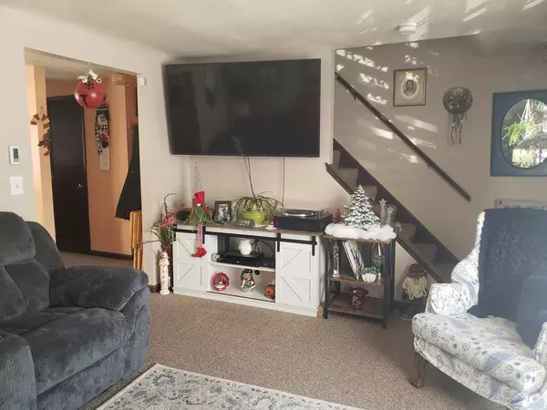 Ludlow, MA 01056,81-83 Motyka St