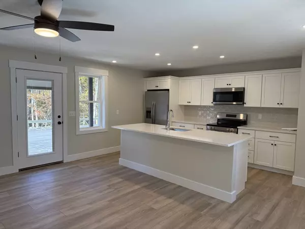 Middleboro, MA 02346,480 Wareham St #12