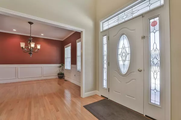 Nashua, NH 03062,121 Cherrywood Dr