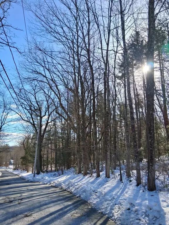 Southampton, MA 01073,17 Maple St