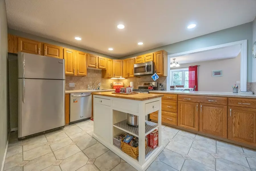 8 Country Club Lane #B, Milford, MA 01757