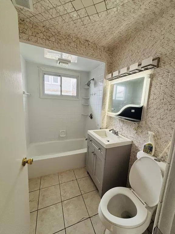 Everett, MA 02149,19 Harding Avenue #2