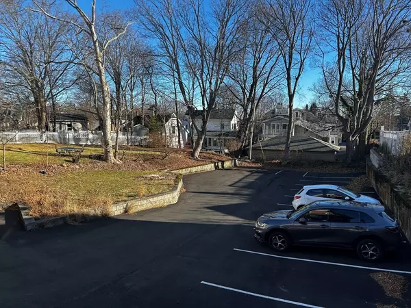 Beverly, MA 01915,53 Hale Street #3