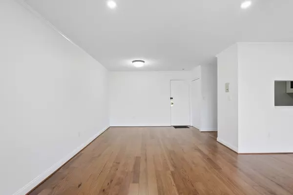 Reading, MA 01867,2 Summit #68