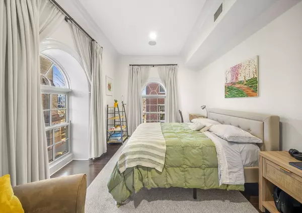 Boston, MA 02127,616 E 4th St #301