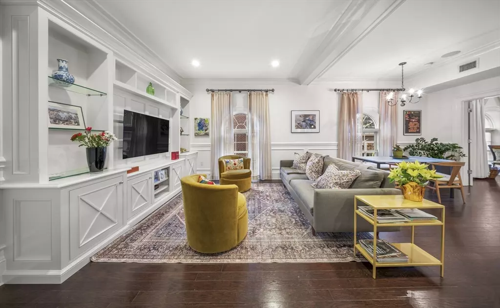 Boston, MA 02127,616 E 4th St #301