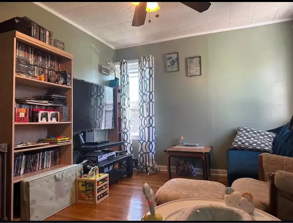 136 Tecumseh St #2, Fall River, MA 02721