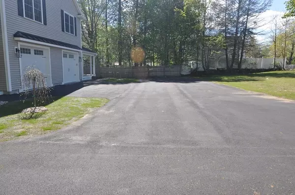 Middleton, MA 01949,47 Maple Street #A