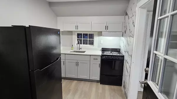 Bourne, MA 02532,825 Scenic Hwy #12