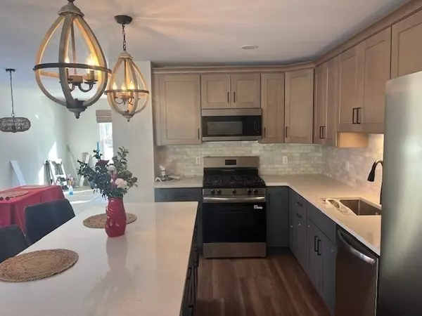 Haverhill, MA 01835,9 Riverbank Circle #9