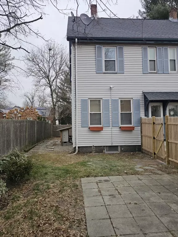 Quincy, MA 02169,12 Hall St #12