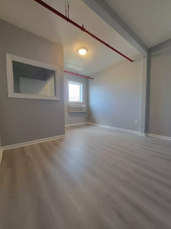 Brockton, MA 02301,33 Dover St #329