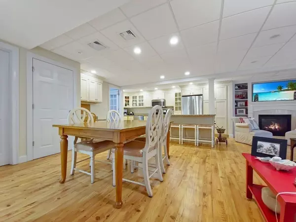 Mashpee, MA 02649,111 Shore Drive #1