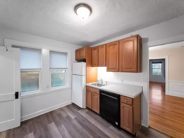 Boston, MA 02131,21 Bradwood Street #1