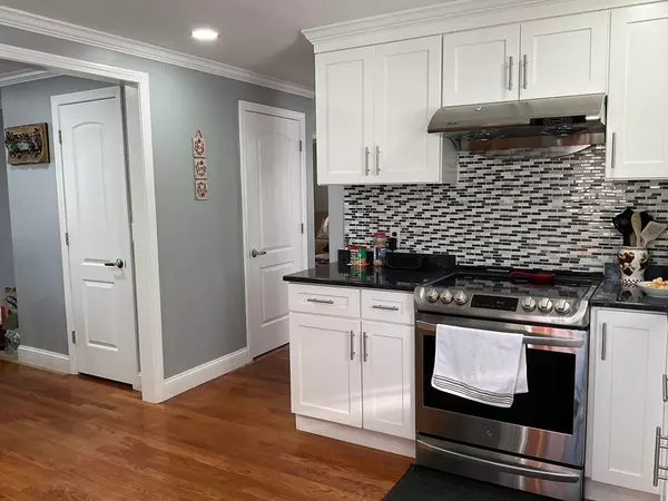 Dracut, MA 01826,77 Christy Ave