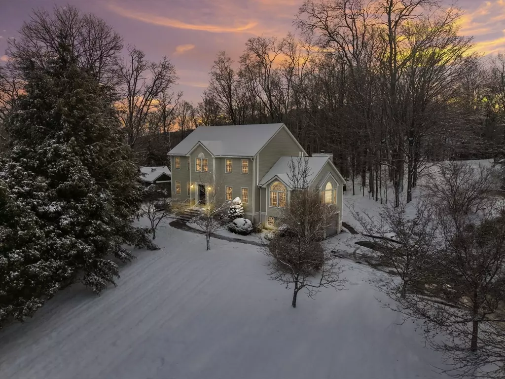 West Newbury, MA 01985,4 Barberry Ln