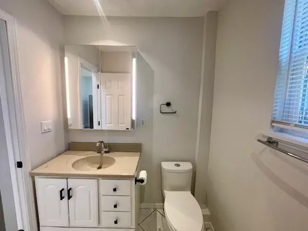 Boston, MA 02130,92 Hyde Park Ave #1