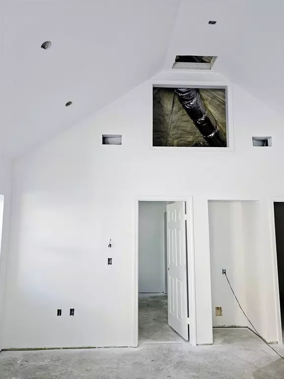 Middleboro, MA 02346,32 West #3