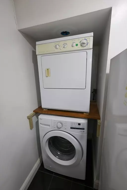 Boston, MA 02125,235 Savin Hill Avenue #1R