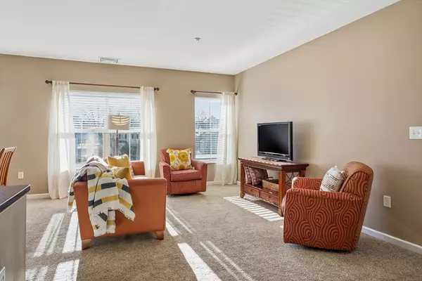 Hudson, MA 01749,248 Main Street #210