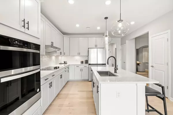 Shrewsbury, MA 01545,7 Green Street #310