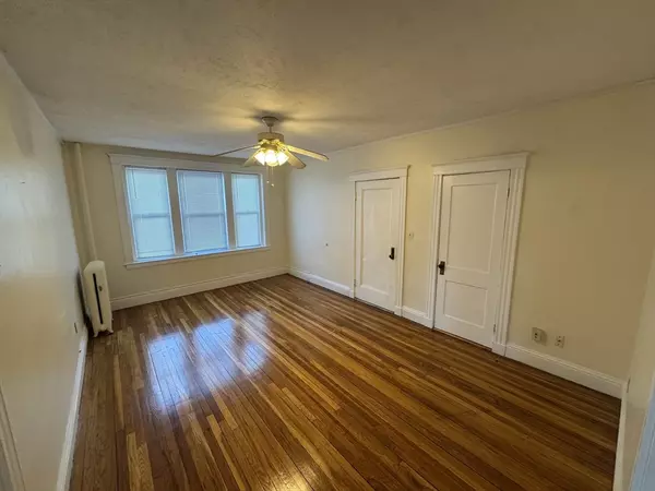 Framingham, MA 01702,31 Dennison Ave #1